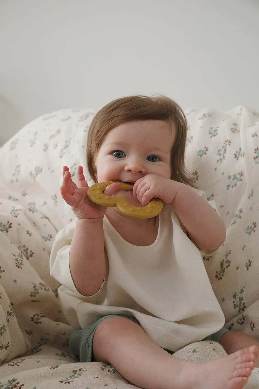 Baby Teether Heart Dark Grey - Sunshine - Image 2