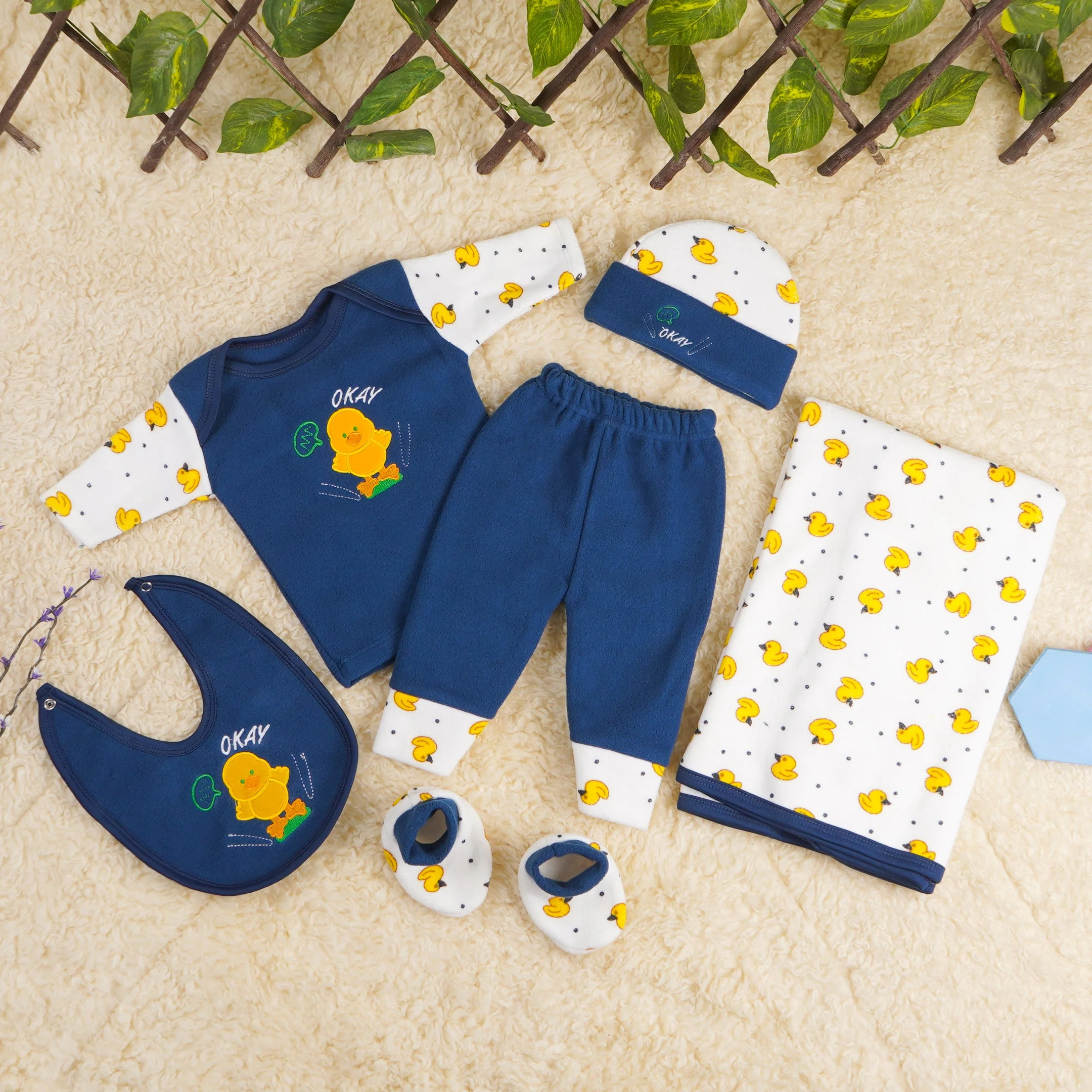 Newborn Baby 7Pcs Fleece Gift Set Chicks Navy Blue - Sunshine - Image 2