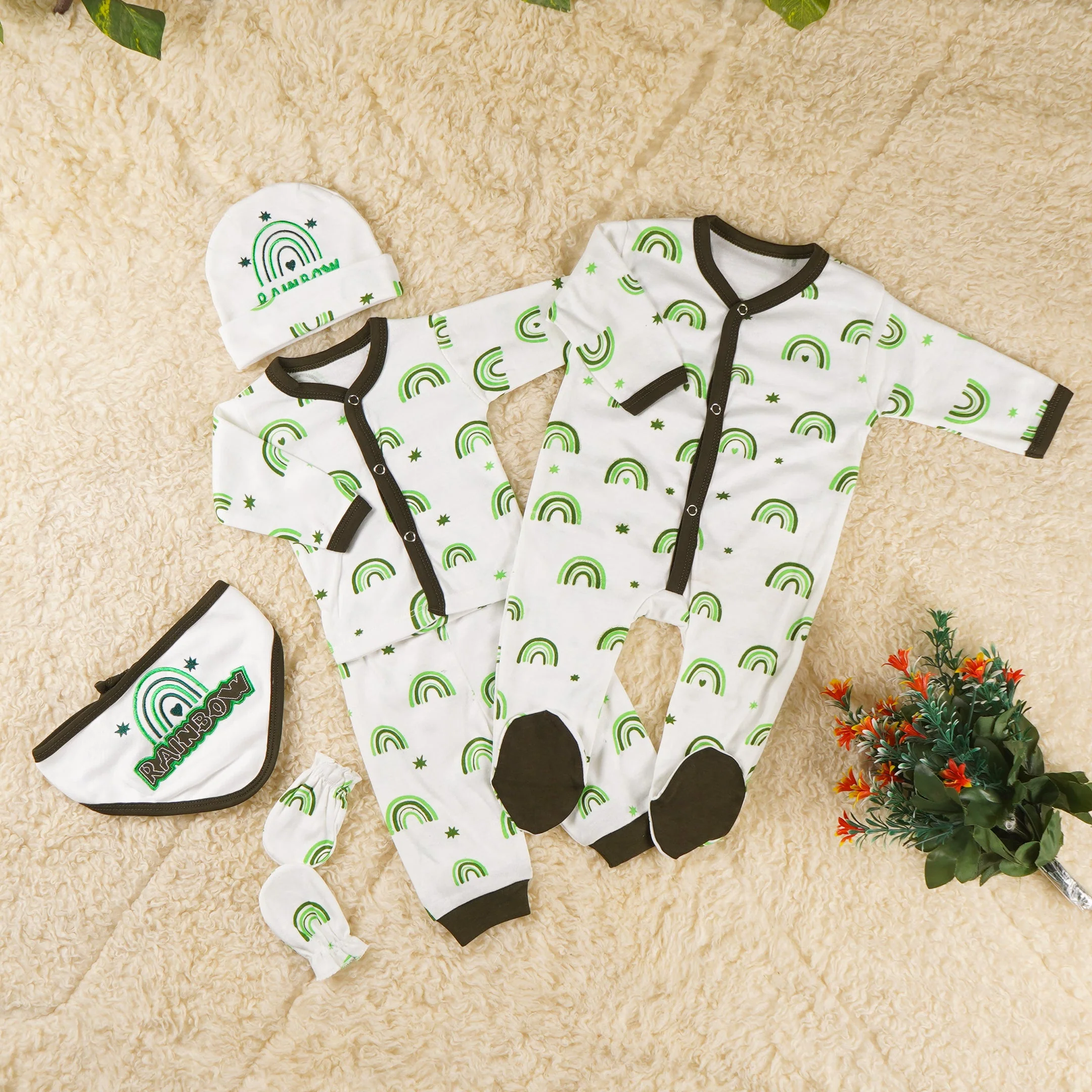 Newborn Baby 7Pcs Gift Set Rainbow Green - Oolaa - Image 2